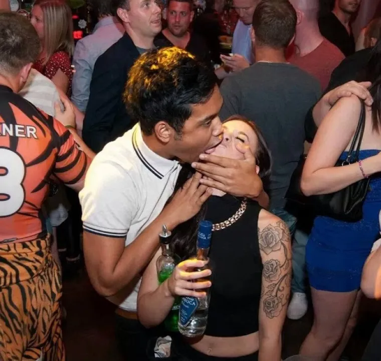 Tako je to izgledalo u vrijeme starog dobrog (ne)normalnog i jedva čekamo da Stožer kaže da se opet smijemo sramotiti