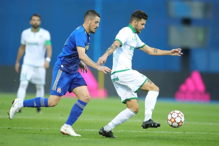 Prvi kadrovi iz Maksimira, navijači okupirali tribine, a pogledajte i tko sve bodri Modre iz svečane lože