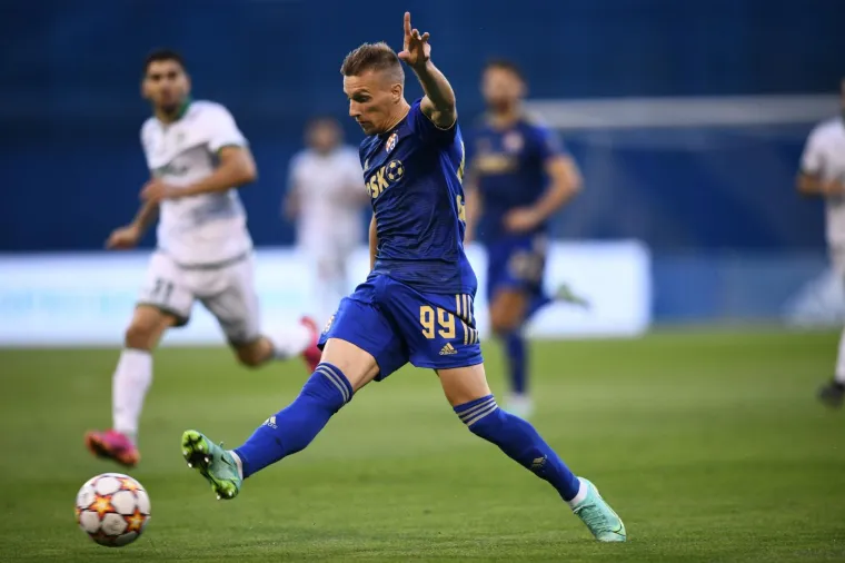 Prvi kadrovi iz Maksimira, navijači okupirali tribine, a pogledajte i tko sve bodri Modre iz svečane lože