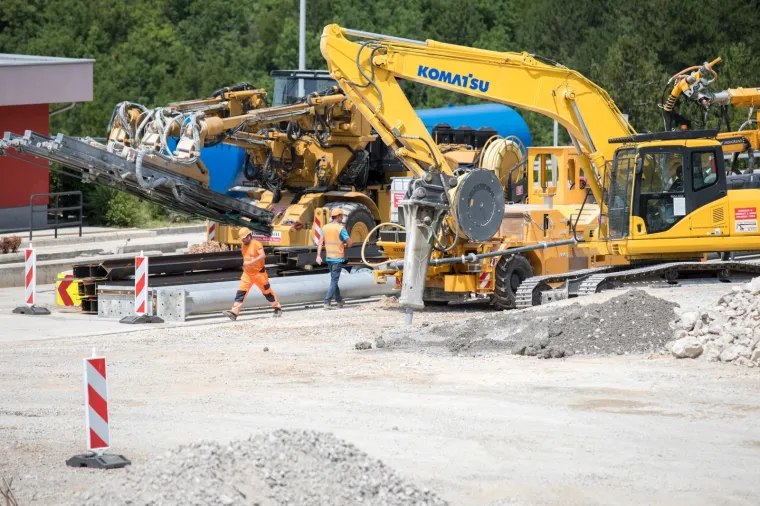 Na probijanju druge cijevi tunela Učka radi se punom parom