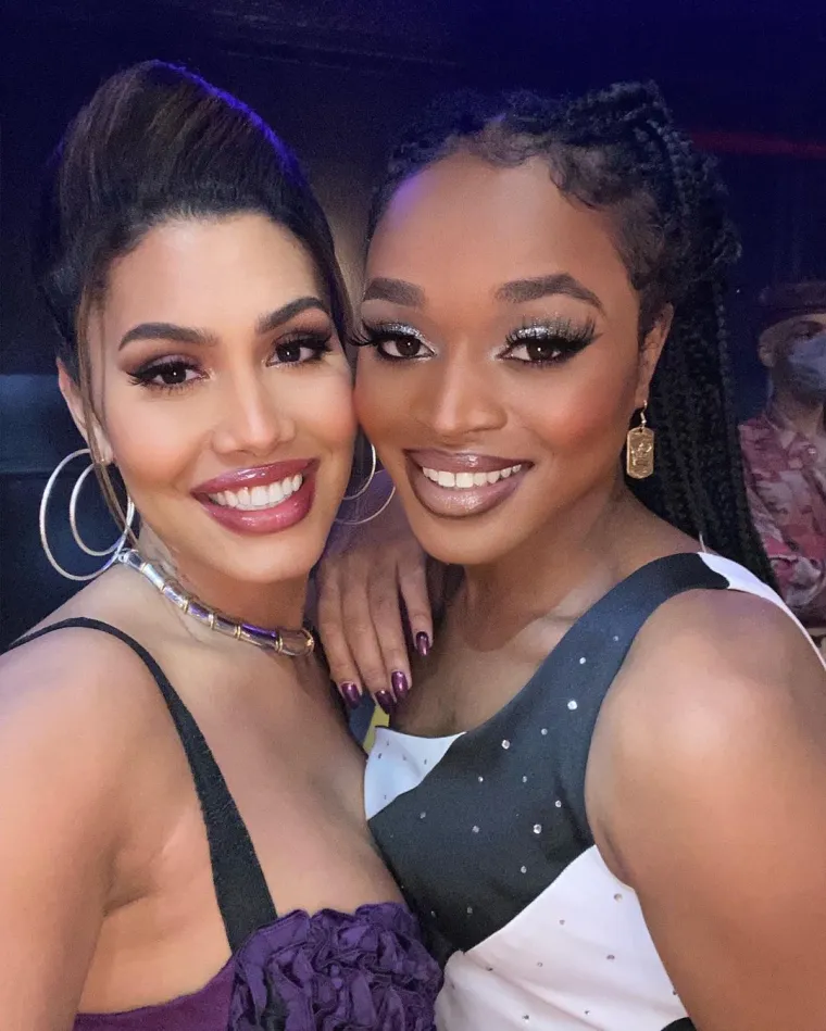 Upoznajte Leynu, egzotičnu ljepoticu čija je fotografija u kupaćem kostimu izazvala pažnju čitavog svijeta