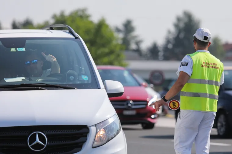 Udarni turistički vikend: Ogromne gužve na naplatnoj postaji Lučko u oba smjera