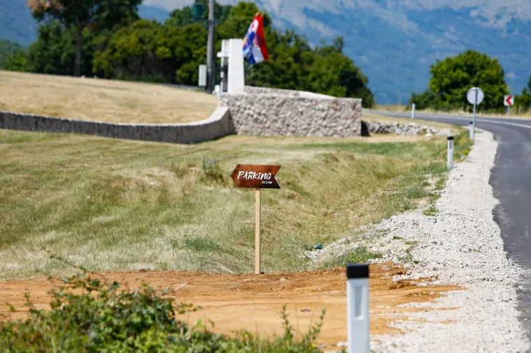 Velika fotogalerija: Mate Rimac i Katarina u Hercegovini organizirali raskošnu svadbu