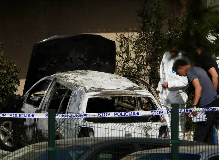 Eksplozija probudila Splićane! Na parkirali&scaron;tu izgorio automobil