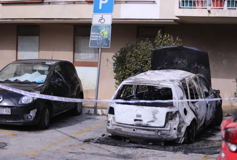 Eksplozija probudila Splićane! Na parkirali&scaron;tu izgorio automobil