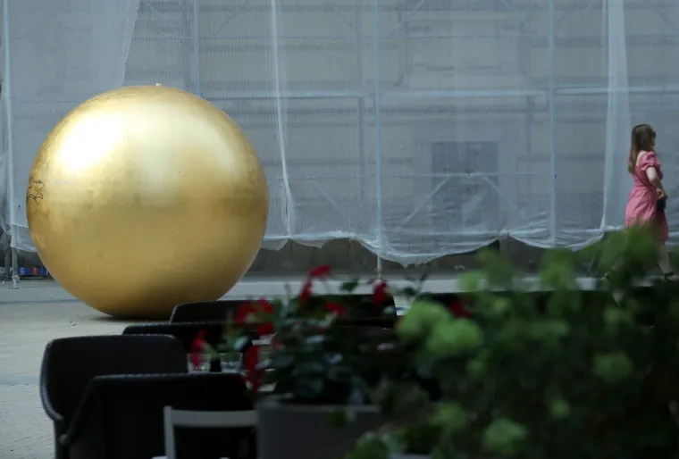 Na mladima svijet ostaje, a koliko će Sunce u Bogovićevoj 'svijetliti'? Prepuno je potpisa, neumjesnih crteža...