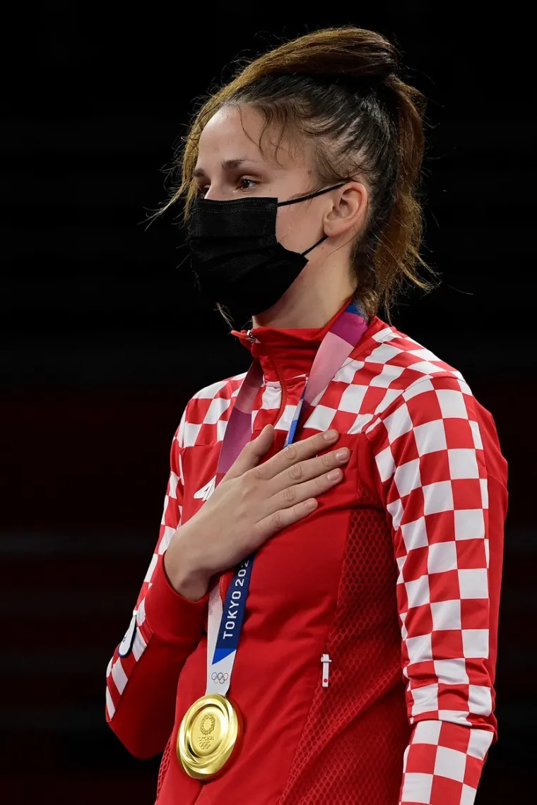 Ovako izgleda čudesna Matea Jelić u najsjanijem trenutku karijere, s olimpijskim zlatom oko vrata