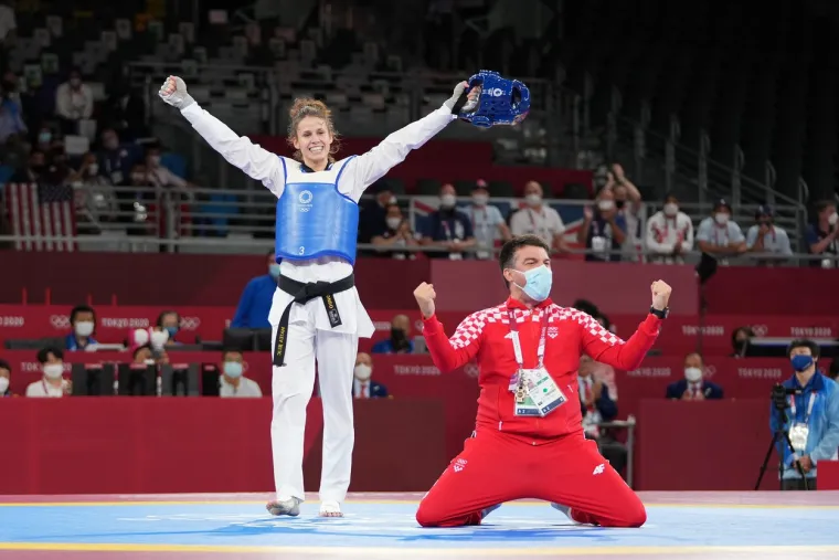 Ovako izgleda čudesna Matea Jelić u najsjanijem trenutku karijere, s olimpijskim zlatom oko vrata