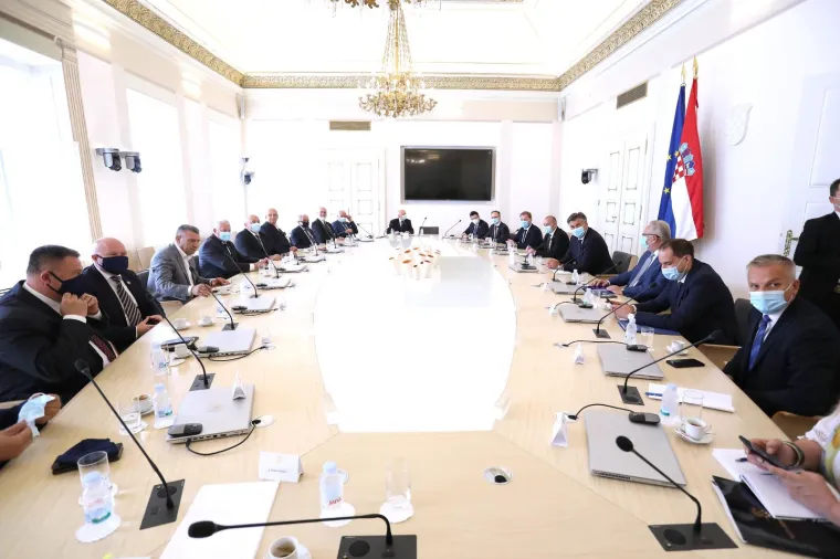Plenković se sastao s predstavnicima Hrvatskog generalskog zbora, do&scaron;ao i Gotovina