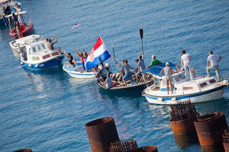 Čekali smo ga od 2009. i napokon je gotov: Pogledajte sve faze gradnje Pelje&scaron;kog mosta