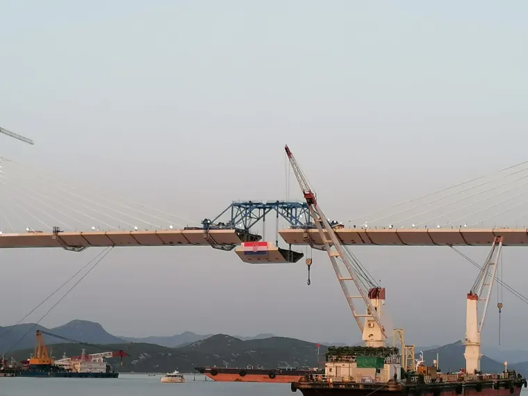 Pelje&scaron;ki most samo &scaron;to nije spojen s kopnom!