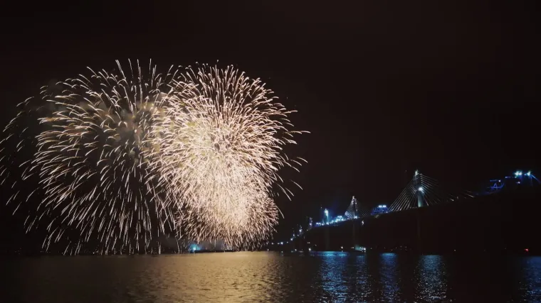 Spektakularan vatromet nakon &scaron;to je spojen Pelje&scaron;ki most