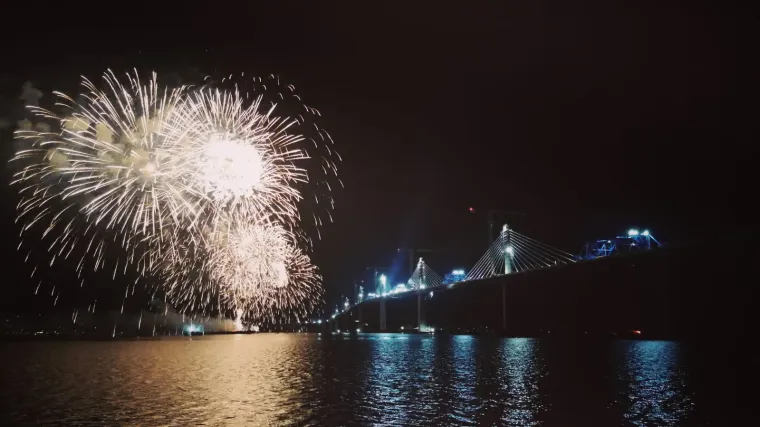 Spektakularan vatromet nakon &scaron;to je spojen Pelje&scaron;ki most