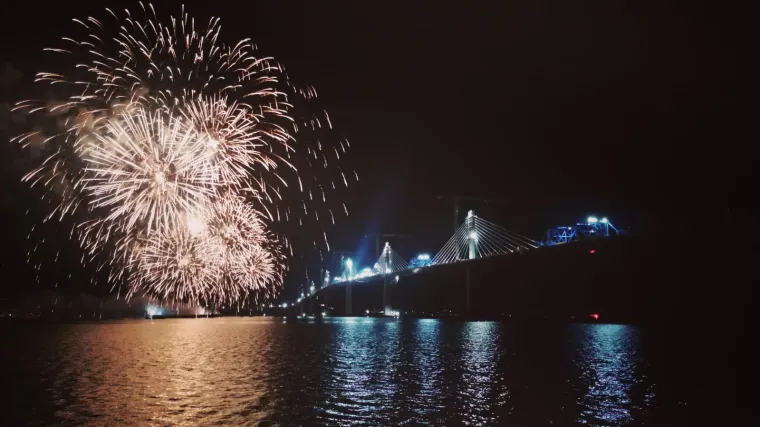 Spektakularan vatromet nakon &scaron;to je spojen Pelje&scaron;ki most