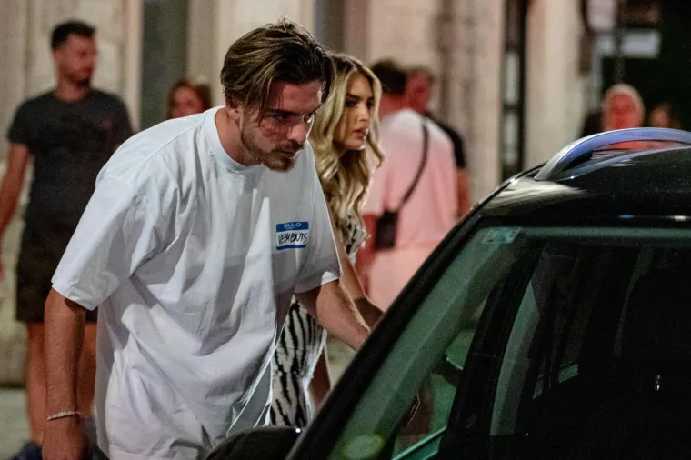 Jedna od najvećih zvijezda Premier lige u društvu lijepe djevojke snimljena na jugu zemlje