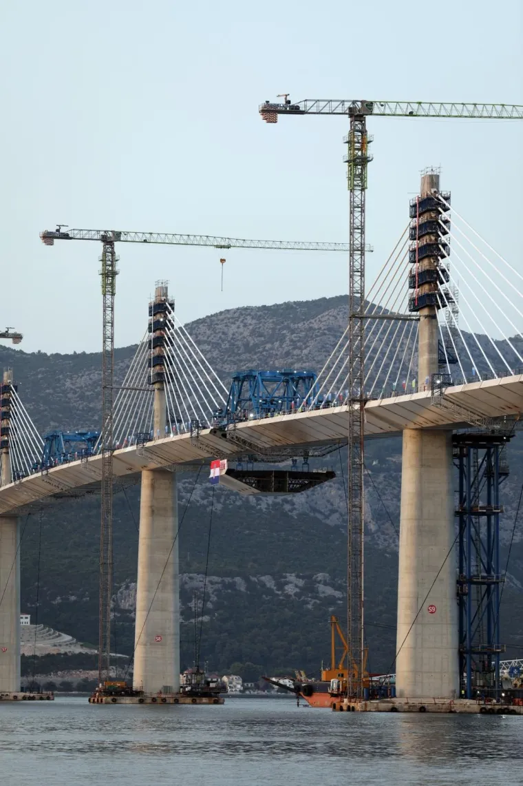 Podiže se posljednji segment Pelje&scaron;kog mosta, Hrvatska uskoro spojena