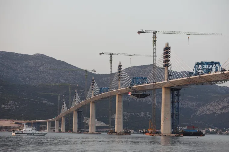 Podiže se posljednji segment Pelje&scaron;kog mosta, Hrvatska uskoro spojena