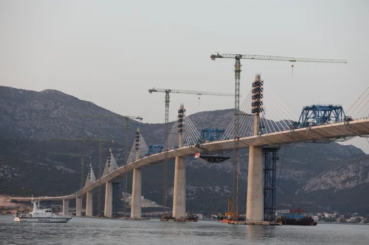 Podiže se posljednji segment Pelje&scaron;kog mosta, Hrvatska uskoro spojena