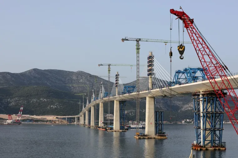 Podiže se posljednji segment Pelje&scaron;kog mosta, Hrvatska uskoro spojena