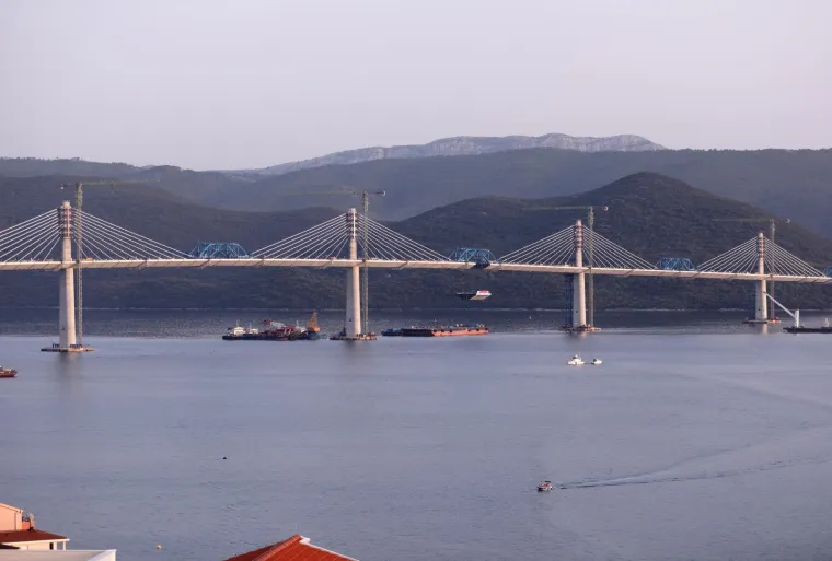 Podiže se posljednji segment Pelje&scaron;kog mosta, Hrvatska uskoro spojena