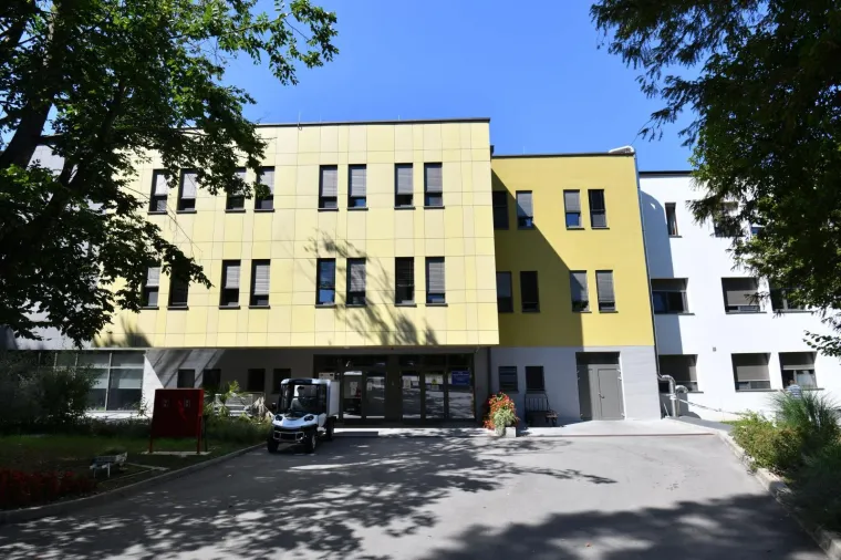 Požar u bolnici u Novom Marofu: Planuo aparat za kisik, poginuo jedan pacijent