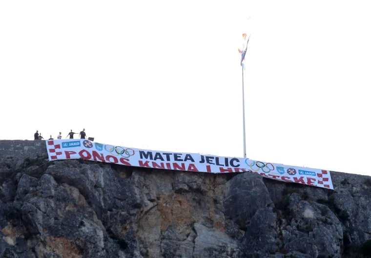 Zlatna olimpijka Matea Jelić dočekana u svom Kninu: 'Svi su euforični'