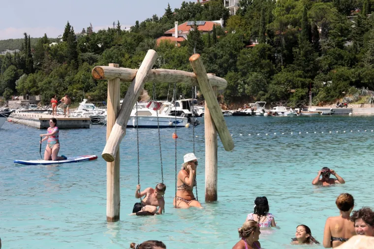 Ovo je jedna od najpopularnijih plaža na Jadranu ovo ljeto. Znate li gdje se nalazi?