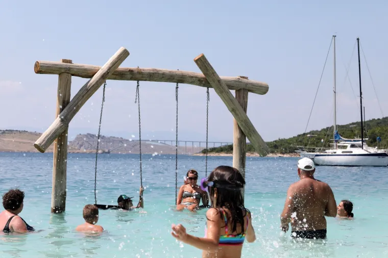 Ovo je jedna od najpopularnijih plaža na Jadranu ovo ljeto. Znate li gdje se nalazi?