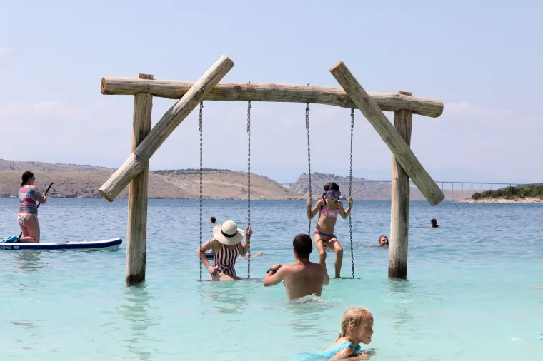 Ovo je jedna od najpopularnijih plaža na Jadranu ovo ljeto. Znate li gdje se nalazi?