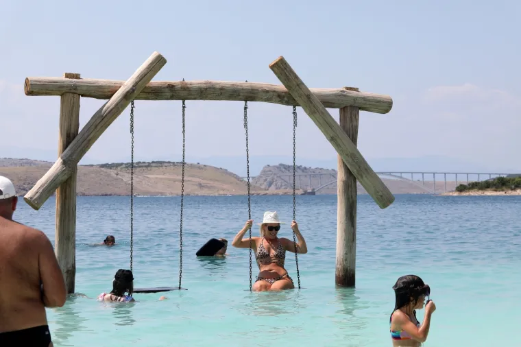 Ovo je jedna od najpopularnijih plaža na Jadranu ovo ljeto. Znate li gdje se nalazi?