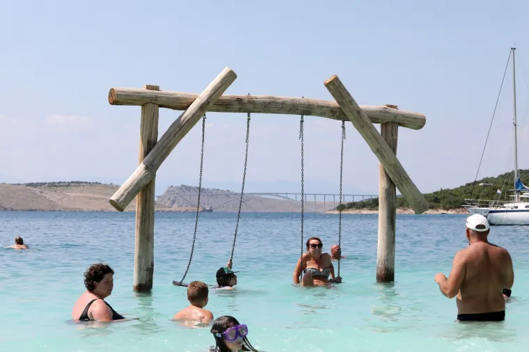 Ovo je jedna od najpopularnijih plaža na Jadranu ovo ljeto. Znate li gdje se nalazi?