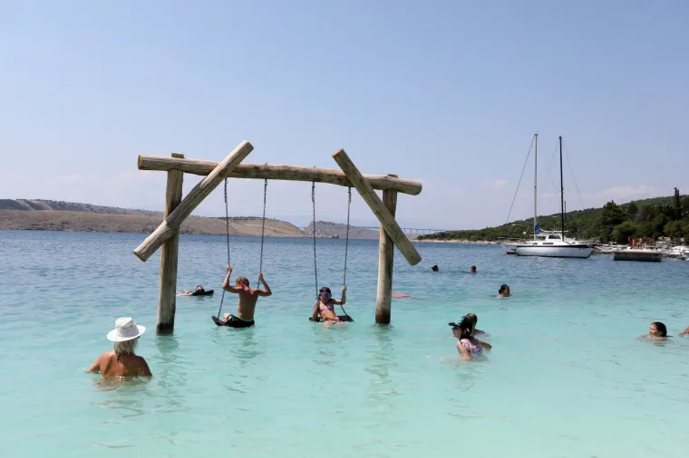 Ovo je jedna od najpopularnijih plaža na Jadranu ovo ljeto. Znate li gdje se nalazi?