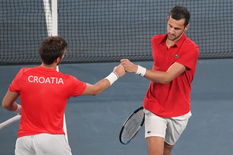 Trenutak kad im se ostvario san, Matu Pavića svladale emocije, evo kako su novi olimpijski pobjednici dočekali  kraj meča