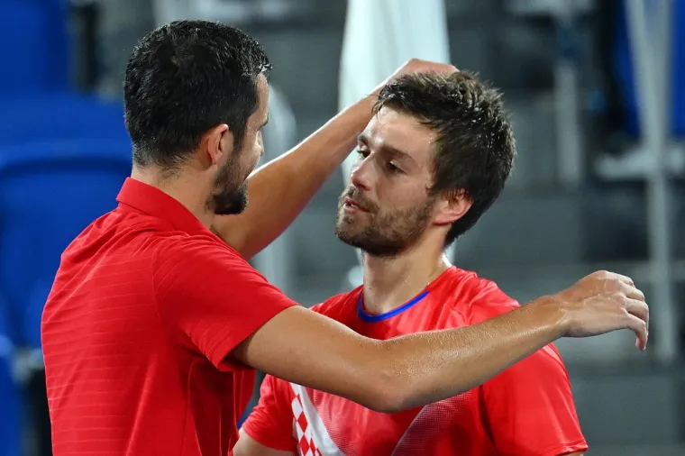 Trenutak kad im se ostvario san, Matu Pavića svladale emocije, evo kako su novi olimpijski pobjednici dočekali  kraj meča