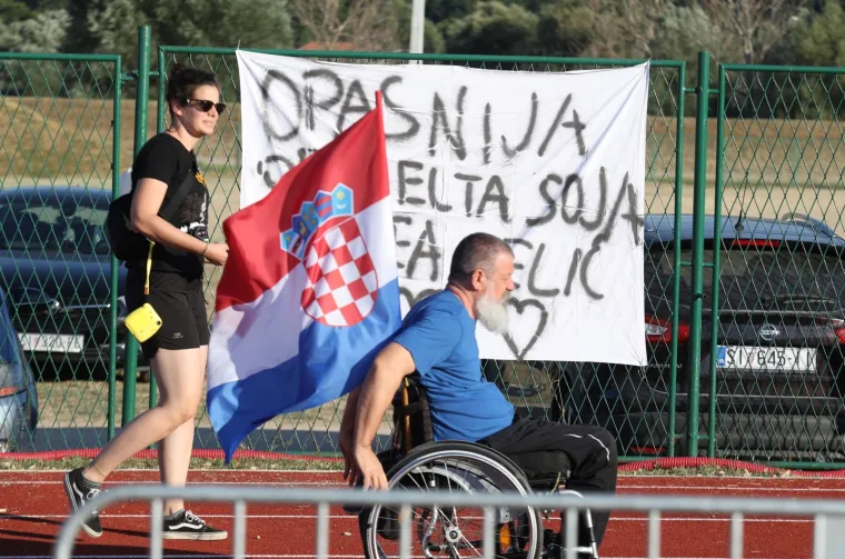 Matea Jelić stigla u rodni Knin, dočekala ju i urnebesna poruka