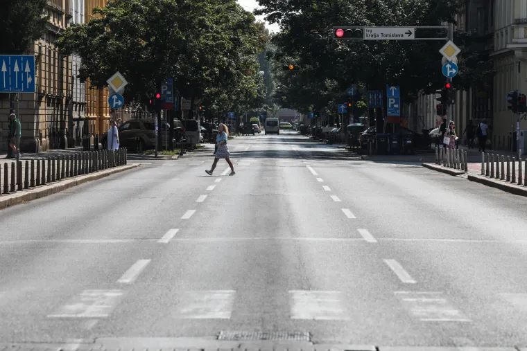 Ili zbog godi&scaron;njeg, ili zbog vrućina? Zagrebačke ulice su prazne