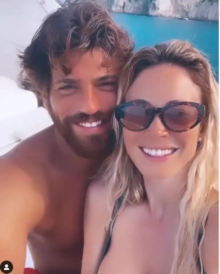 Diletta pokušala pokazati fotografiju, a svi joj samo bulje u grudi