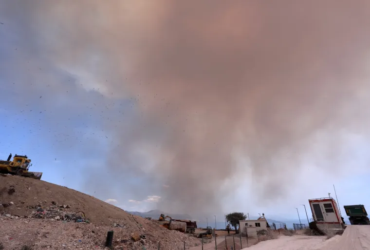 Dramatična situacija: Buknuo veliki požar kod Segeta Gornjeg! Na terenu su sve raspoložive vatrogasne snage