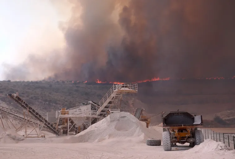 Dramatična situacija: Buknuo veliki požar kod Segeta Gornjeg! Na terenu su sve raspoložive vatrogasne snage