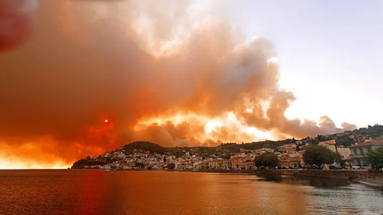 Grčka gori, a &scaron;umski požari blizu su predgrađa Atene: 'Odmah napustite svoje kuće', 'Bježimo iz pakla'