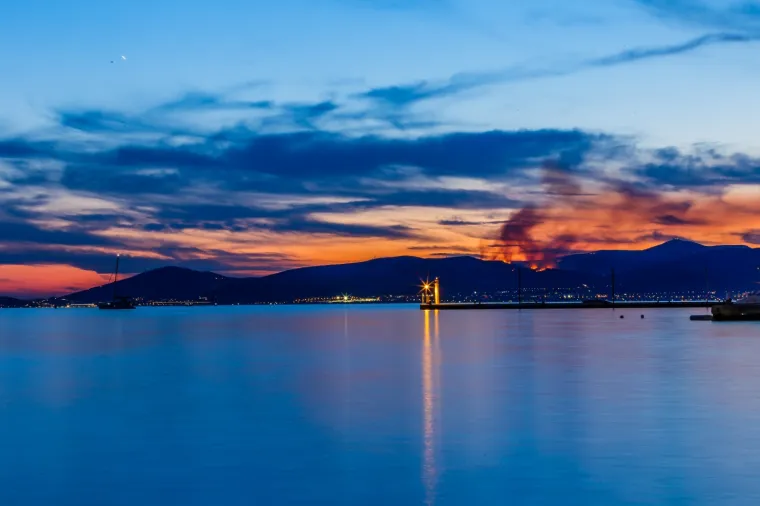 Pogled iz Splita na požar u okolici Segeta Gornjeg: 'Na terenu je 120 vatrogasaca'