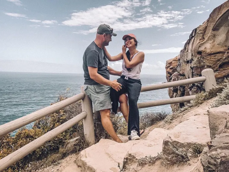 Odmah je postao njezina simpatija, međutim budući da je on tada imao 28, nije joj bilo na kraj pameti to bilo kome priznati.