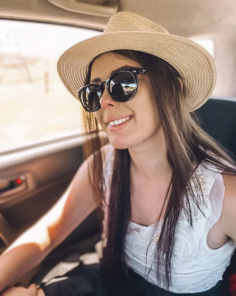 Dvije godina kasnije Jami se vratila s privremenog boravka u Sjedinjenim Američkim Državama, Nolte ju je zapratio na dru&scaron;tvenim mrežama, ali ga je bilo sram napraviti prvi korak zbog razlike u godinama.