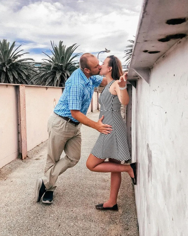 Zaljubila se u prijateljičina ujaka kada je imala samo 12 godina, a sada čeka njegovo dijete: Ne slu&scaron;ajte druge, godine su samo broj!