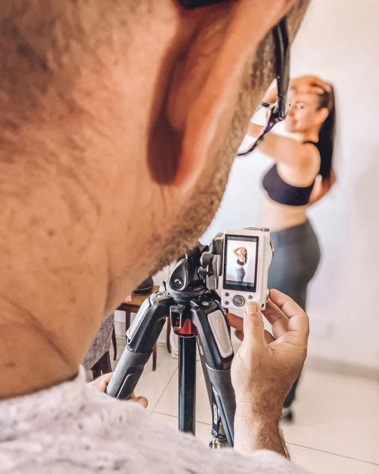 Zaljubila se u prijateljičina ujaka kada je imala samo 12 godina, a sada čeka njegovo dijete: Ne slu&scaron;ajte druge, godine su samo broj!