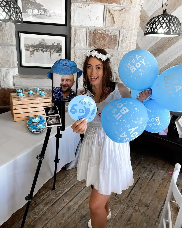 Zaljubila se u prijateljičina ujaka kada je imala samo 12 godina, a sada čeka njegovo dijete: Ne slu&scaron;ajte druge, godine su samo broj!