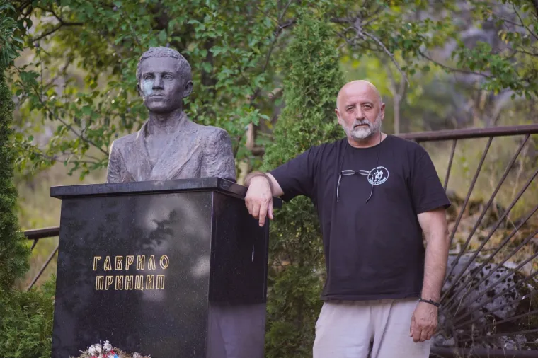 Potomak najpoznatijeg svjetskog atentatora ispred njegove rodne kuće: 'Razočaran sam nepravdom'