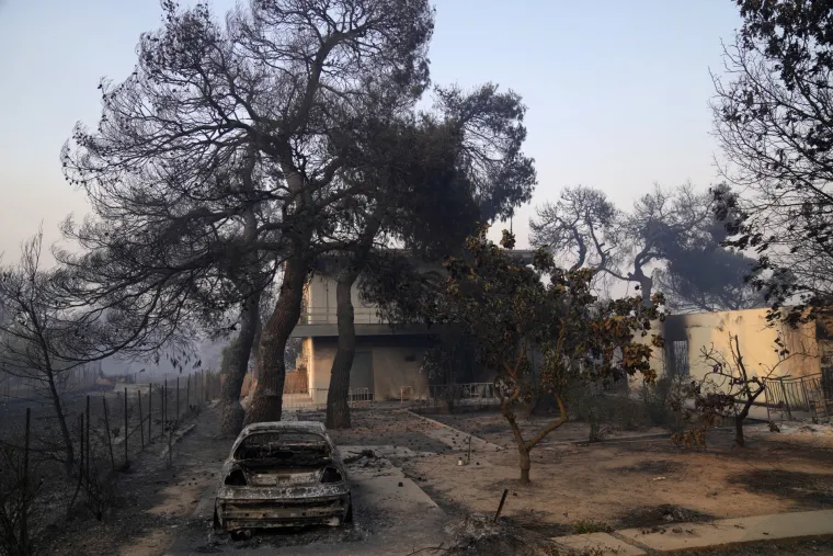 Užas u Grčkoj! Gore sjeverna predgrađa Atene