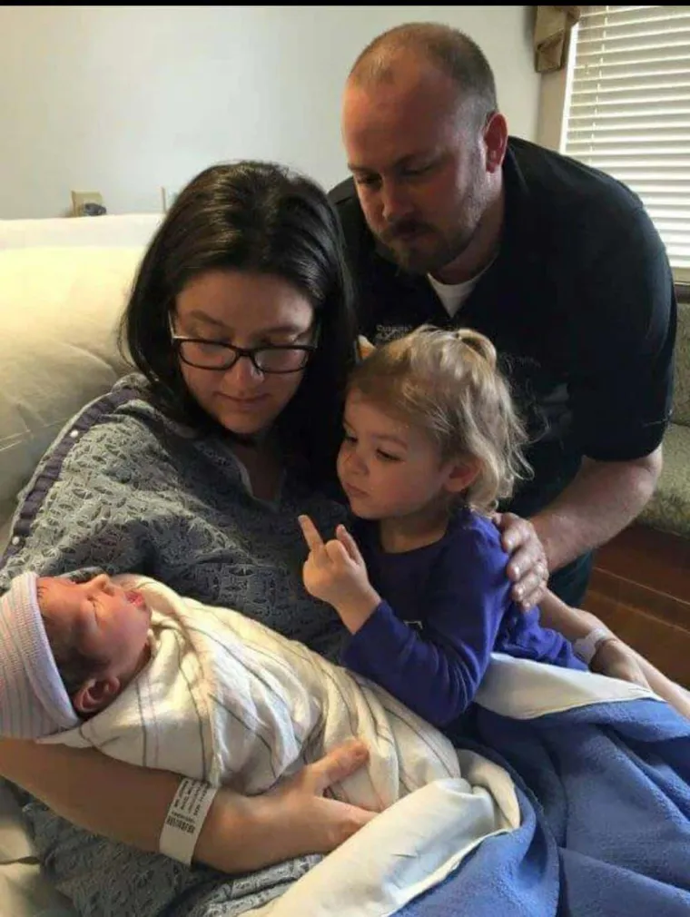 Uspijete li iz galerije izaći sa suzama na licu od smijeha, čestitamo, spremni ste (ponovo) postati otac i majka