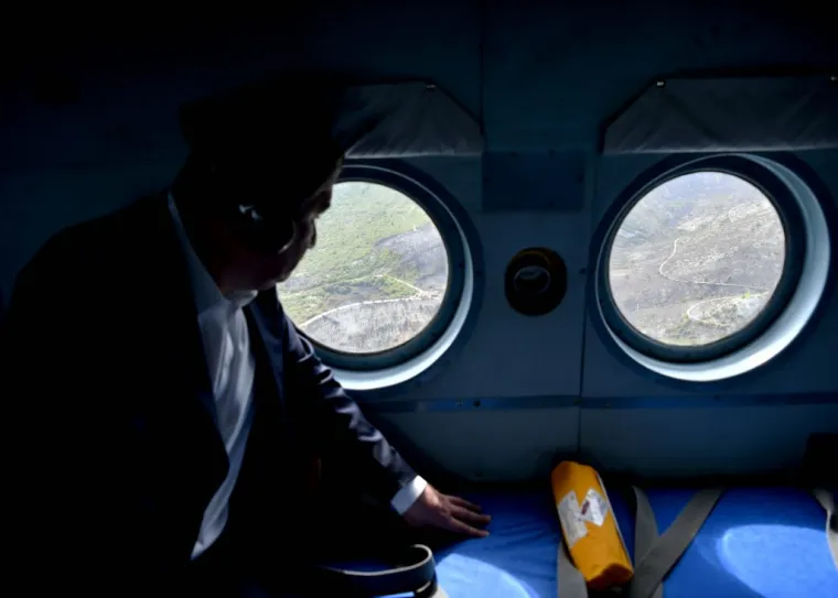 Milanović u helikopteru nadletio požari&scaron;te u zaleđu Trogira: Objavio je fotografije spaljenog i opusto&scaron;enog područja